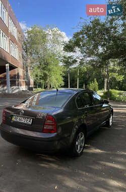 Ліфтбек Skoda Superb 2006 в 