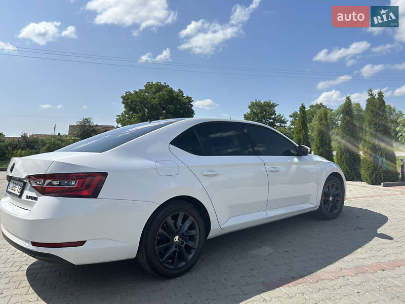 Ліфтбек Skoda Superb 2018 в Ужгороді