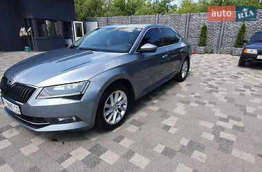 Лифтбек Skoda Superb 2018 в 
