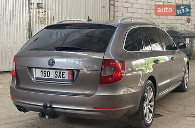Универсал Skoda Superb 2010 в 