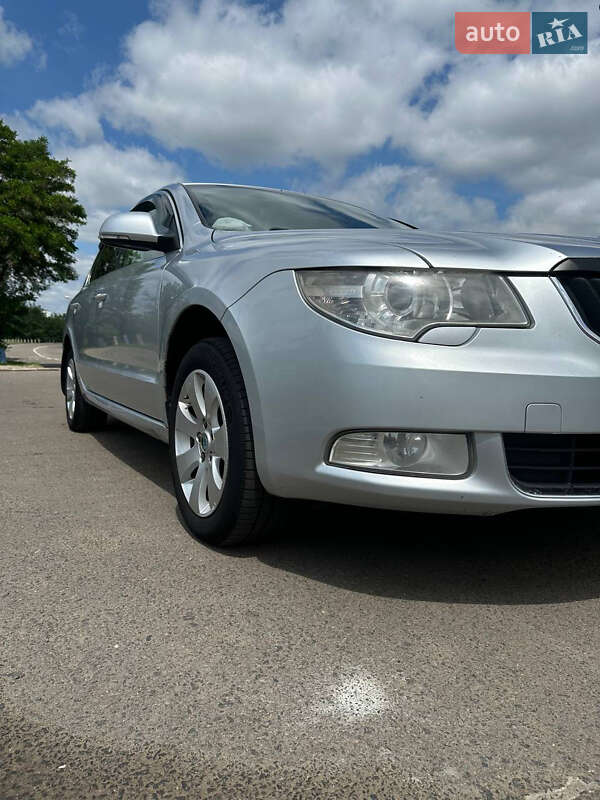 Лифтбек Skoda Superb 2008 в Южноукраинске