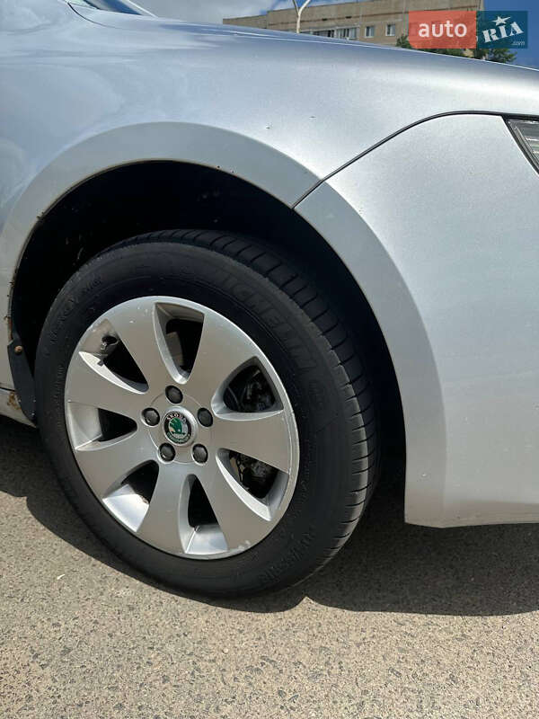 Лифтбек Skoda Superb 2008 в Южноукраинске