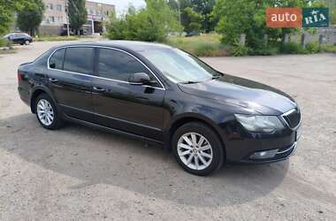 Лифтбек Skoda Superb 2013 в 