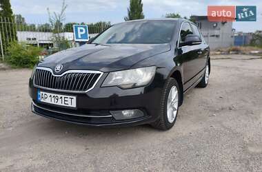 Лифтбек Skoda Superb 2013 в 