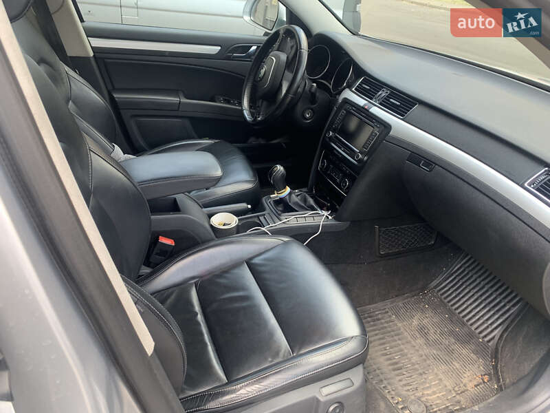 Универсал Skoda Superb 2011 в Чернигове