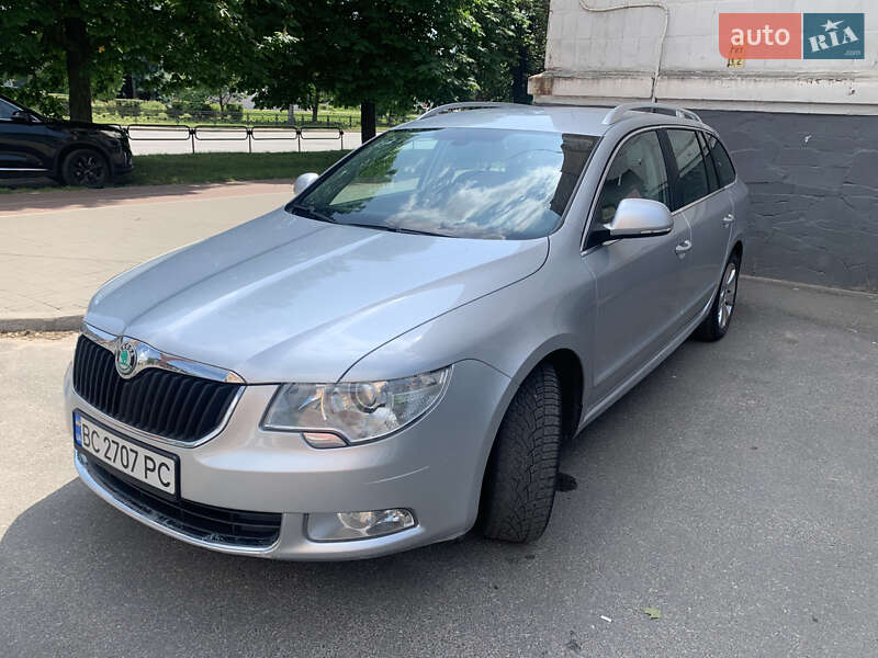 Универсал Skoda Superb 2011 в Чернигове