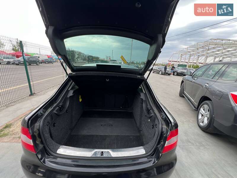Лифтбек Skoda Superb 2012 в Киеве