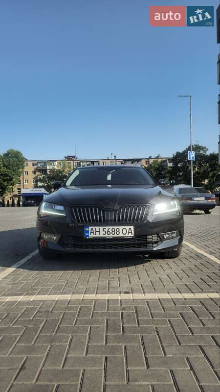 Ліфтбек Skoda Superb 2018 в 