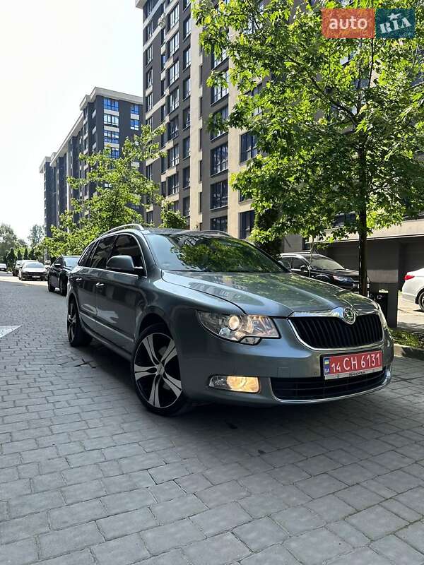 Универсал Skoda Superb 2010 в Ивано-Франковске