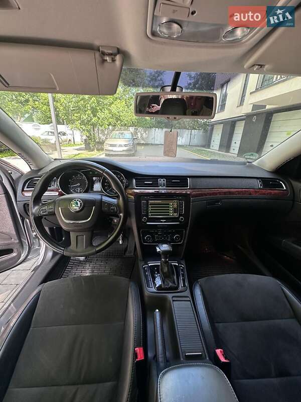 Универсал Skoda Superb 2010 в Ивано-Франковске