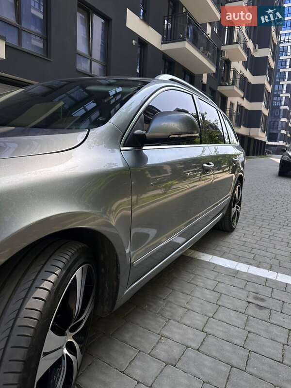 Универсал Skoda Superb 2010 в Ивано-Франковске
