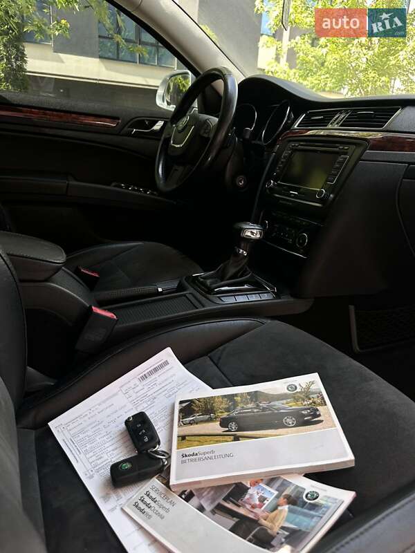 Универсал Skoda Superb 2010 в Ивано-Франковске