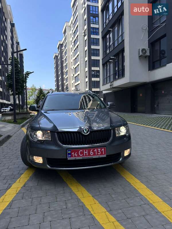 Универсал Skoda Superb 2010 в Ивано-Франковске