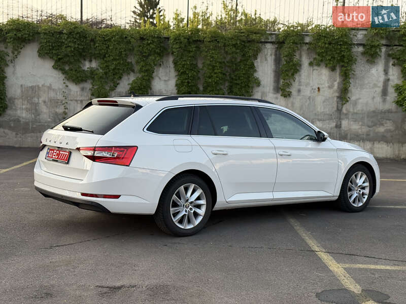 Универсал Skoda Superb 2021 в Ровно