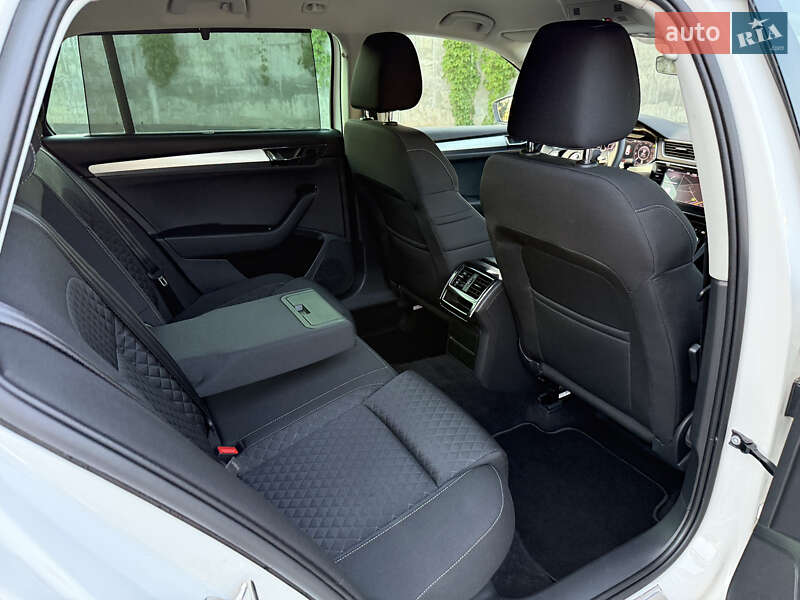 Универсал Skoda Superb 2021 в Ровно