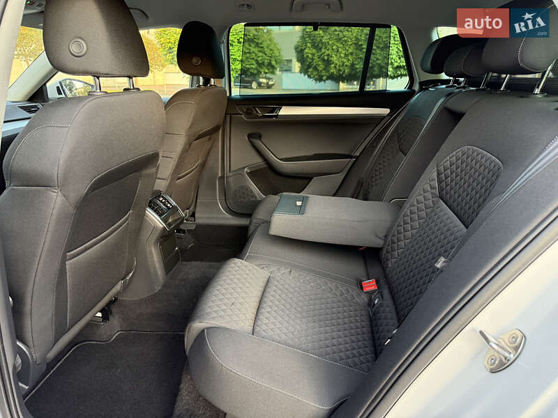 Универсал Skoda Superb 2021 в Ровно