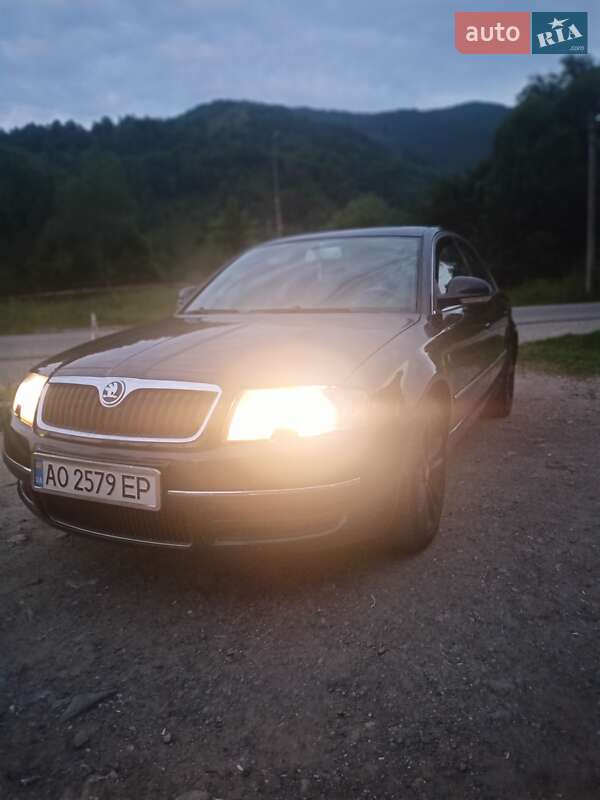 Лифтбек Skoda Superb 2007 в Рахове