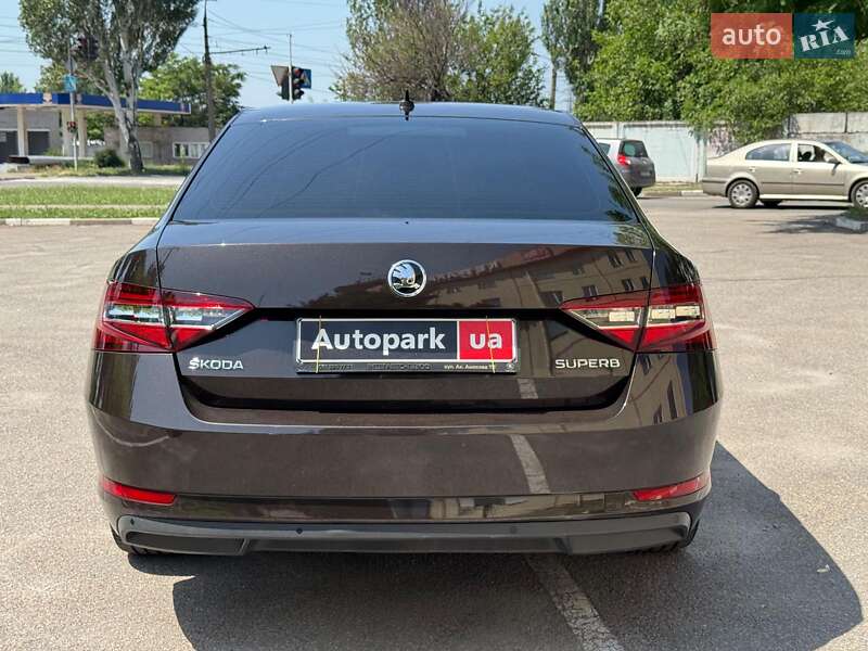 Лифтбек Skoda Superb 2016 в Запорожье