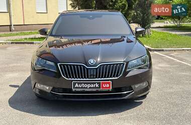 Лифтбек Skoda Superb 2016 в 