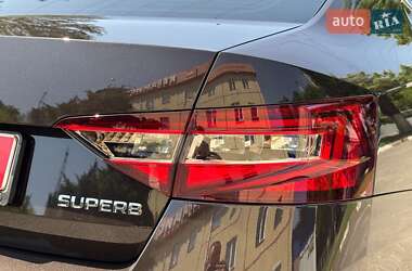Лифтбек Skoda Superb 2016 в 