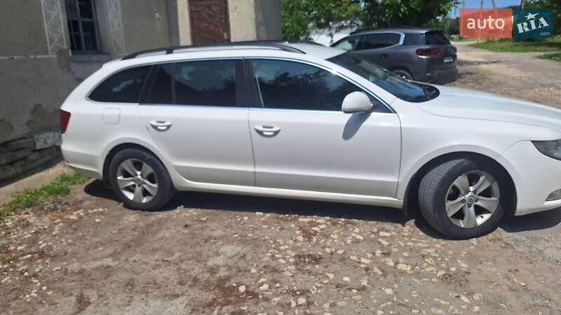 Универсал Skoda Superb 2012 в Збараже