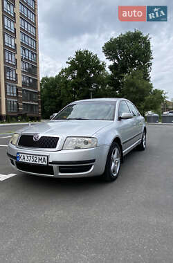 Лифтбек Skoda Superb 2004 в 