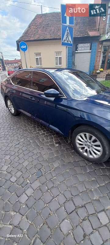 Лифтбек Skoda Superb 2015 в Мукачево