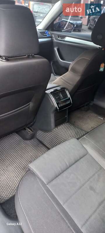 Лифтбек Skoda Superb 2015 в Мукачево