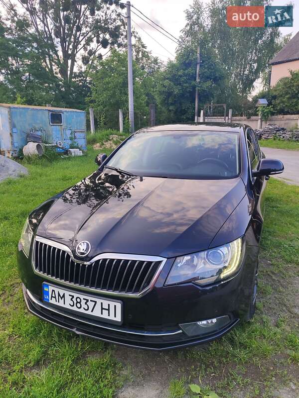 Лифтбек Skoda Superb 2015 в Звягеле фото 14 Лифтбек Skoda Superb 2015 в Звягеле