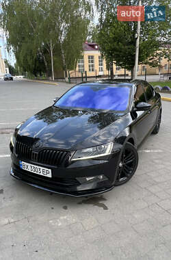 Лифтбек Skoda Superb 2015 в Городке