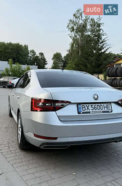 Лифтбек Skoda Superb 2017 в 