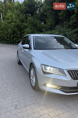 Лифтбек Skoda Superb 2017 в Хмельницком