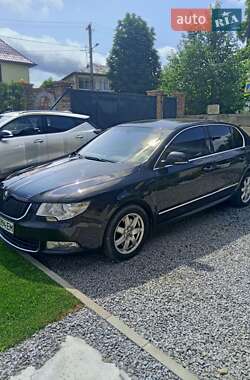 Лифтбек Skoda Superb 2011 в 