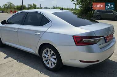 Лифтбек Skoda Superb 2020 в 