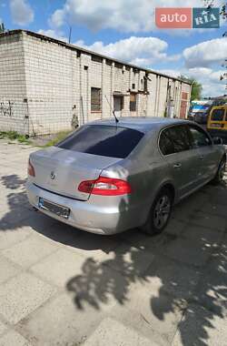Лифтбек Skoda Superb 2009 в 