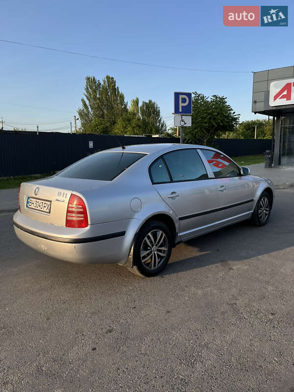 Лифтбек Skoda Superb 2005 в Одессе
