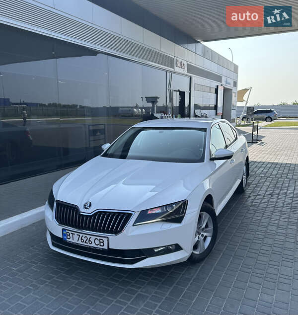 Ліфтбек Skoda Superb 2017 в 