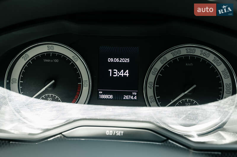 Лифтбек Skoda Superb 2016 в Днепре