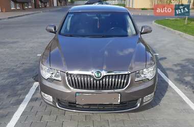 Лифтбек Skoda Superb 2012 в Софиевской Борщаговке