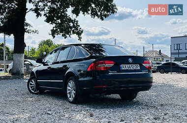 Лифтбек Skoda Superb 2014 в 