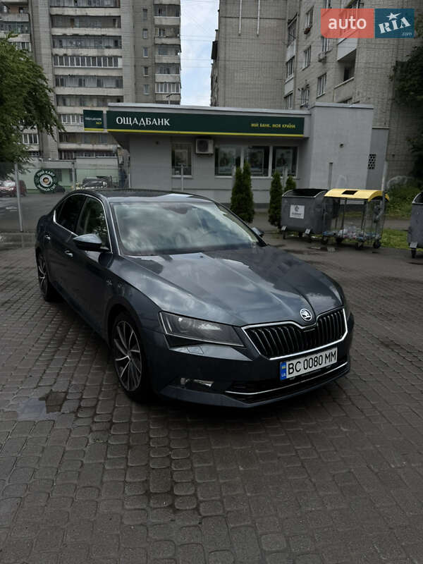 Лифтбек Skoda Superb 2016 в Львове