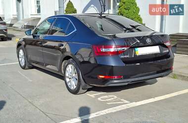 Лифтбек Skoda Superb 2017 в 