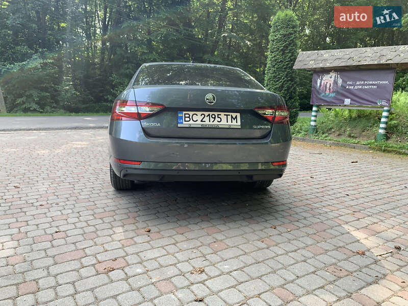 Лифтбек Skoda Superb 2016 в Дрогобыче