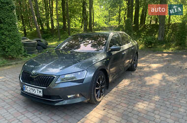 Лифтбек Skoda Superb 2016 в 