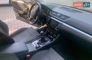 Лифтбек Skoda Superb 2016 в 