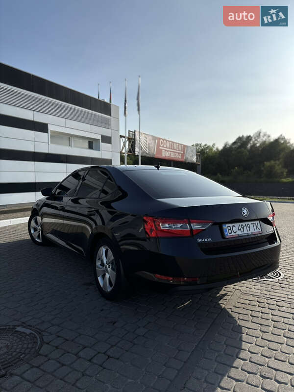 Лифтбек Skoda Superb 2016 в Львове фото 3 Лифтбек Skoda Superb 2016 в Львове