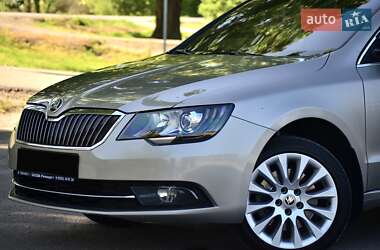 Лифтбек Skoda Superb 2013 в 