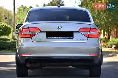 Лифтбек Skoda Superb 2013 в 