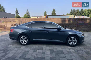 Лифтбек Skoda Superb 2017 в 