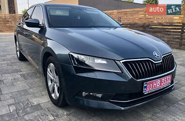 Лифтбек Skoda Superb 2017 в 